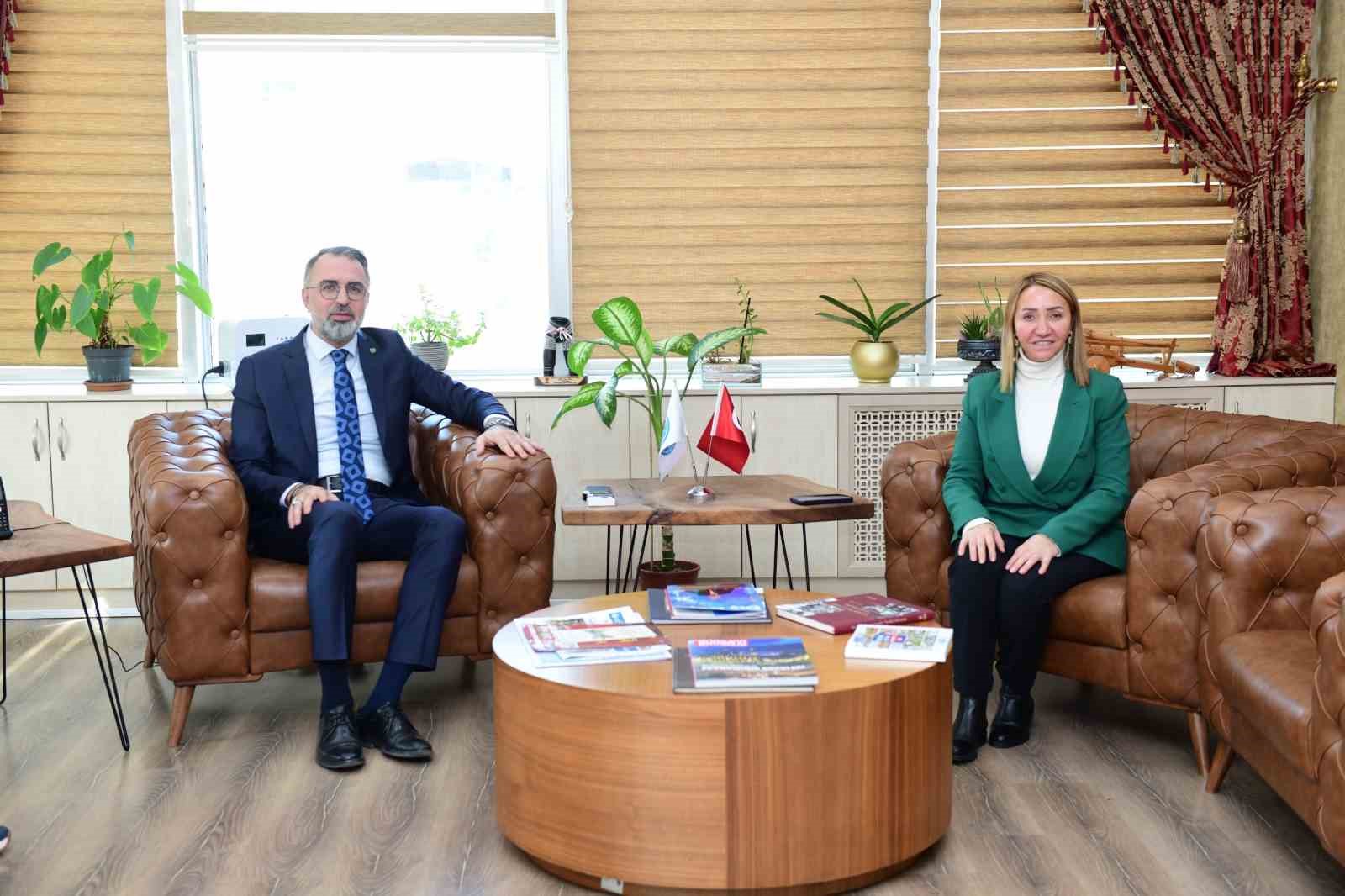 Kardeş belediyeler güç birliği için Kestel’de buluştu
