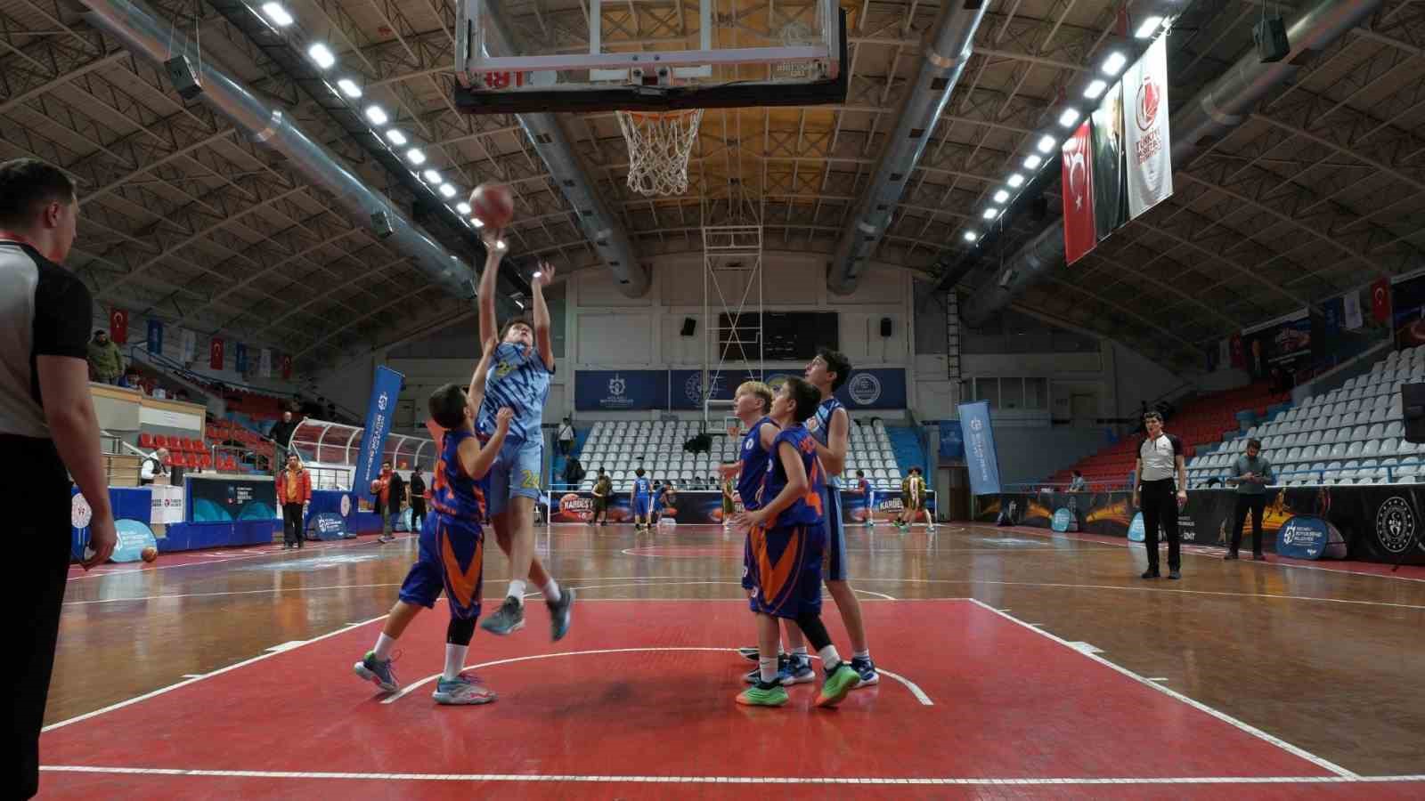 "Kardeş Pası" basketbol şampiyonasında ödüller sahiplerini buldu
