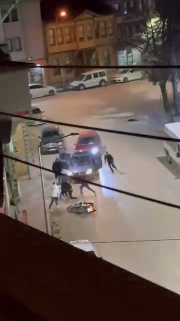 Kardeşler birbirine girdi: Ağabeyini bıçakla yaralayıp kaçtı
