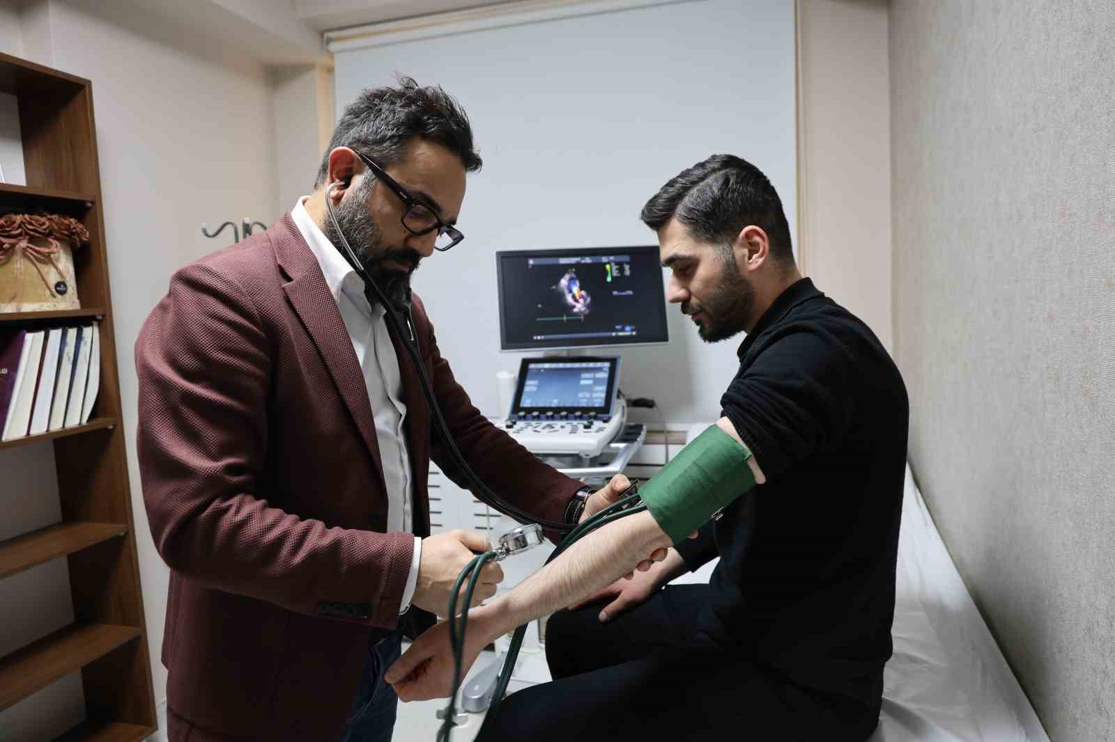 Kardiyoloji Uzmanı Demirkıran: "Sağlıklı bir kalp için sigara ve alkolden uzak durmak büyük önem taşır"
