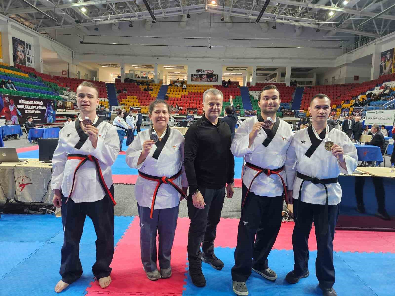 Karesi Taekwando Kulübü’nden büyük başarı
