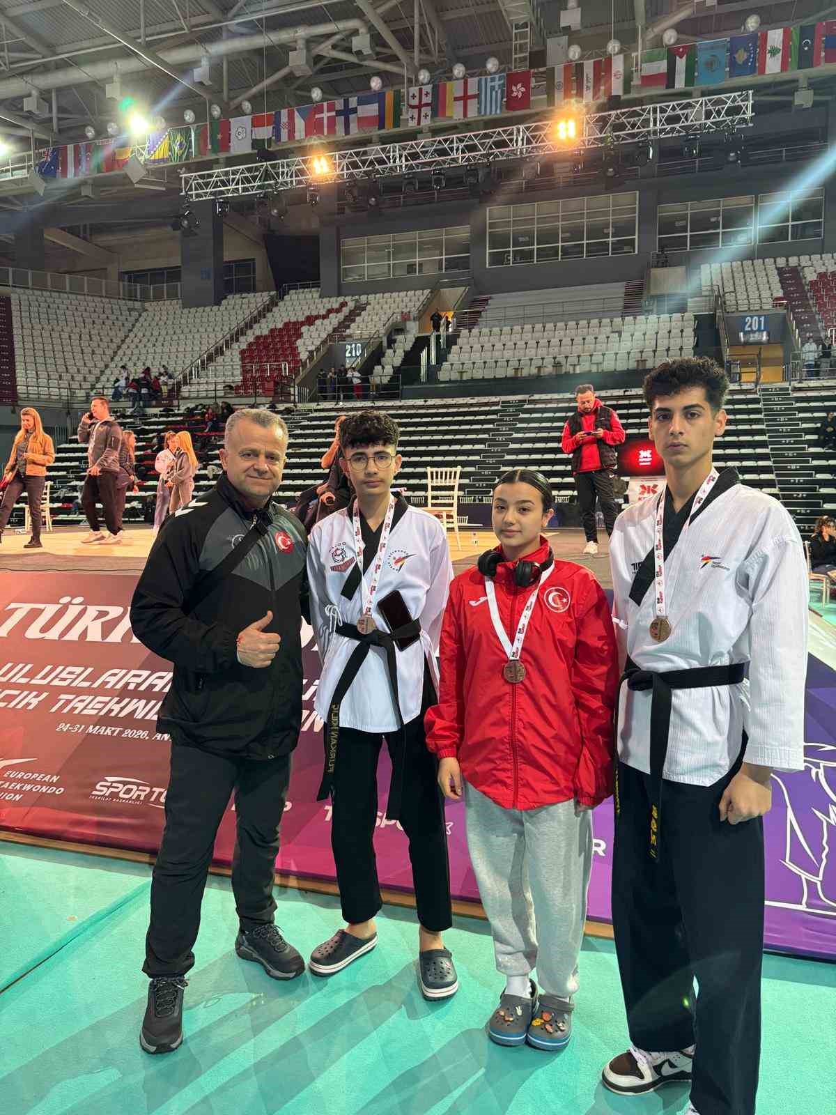Karesi Taekwondo Spor’dan 5 sporcu milli takıma seçildi
