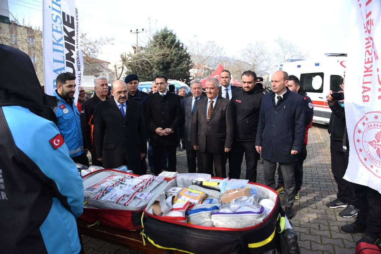 Karesi’de 413 öğrencili dev deprem tatbikatı
Karesi’de 413 öğrencili dev deprem tatbikatı