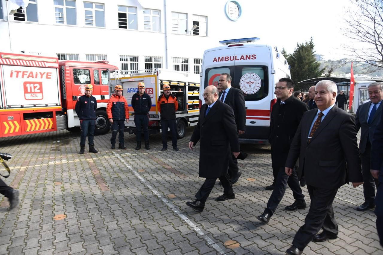 Karesi’de 413 öğrencili dev deprem tatbikatı
Karesi’de 413 öğrencili dev deprem tatbikatı