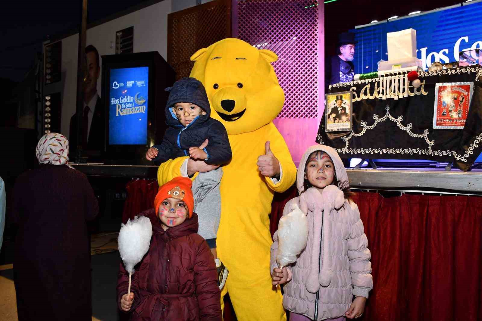 Karesililer Büyükşehir’in iftar sofrasında oruçlarını açtı

