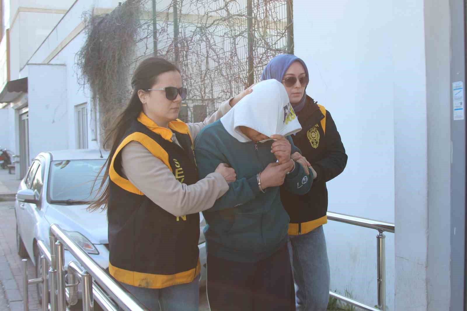 Karı-koca tartışmasında kadın kocasını bıçakladı
