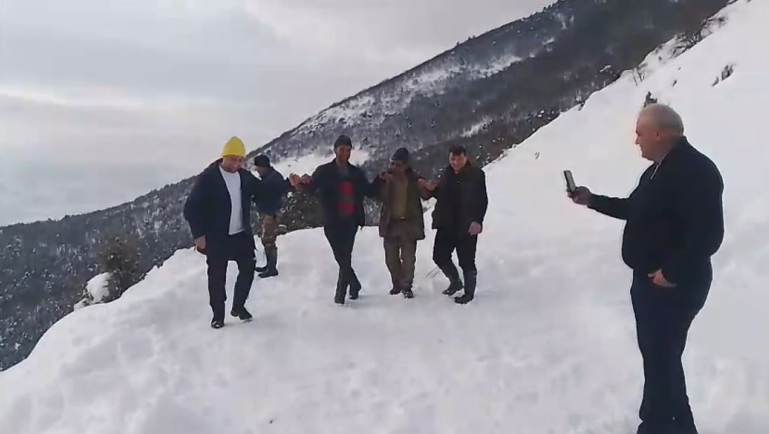 Karın tadını çıkarmak için İstanbul’dan Sivas’a akın ettiler
