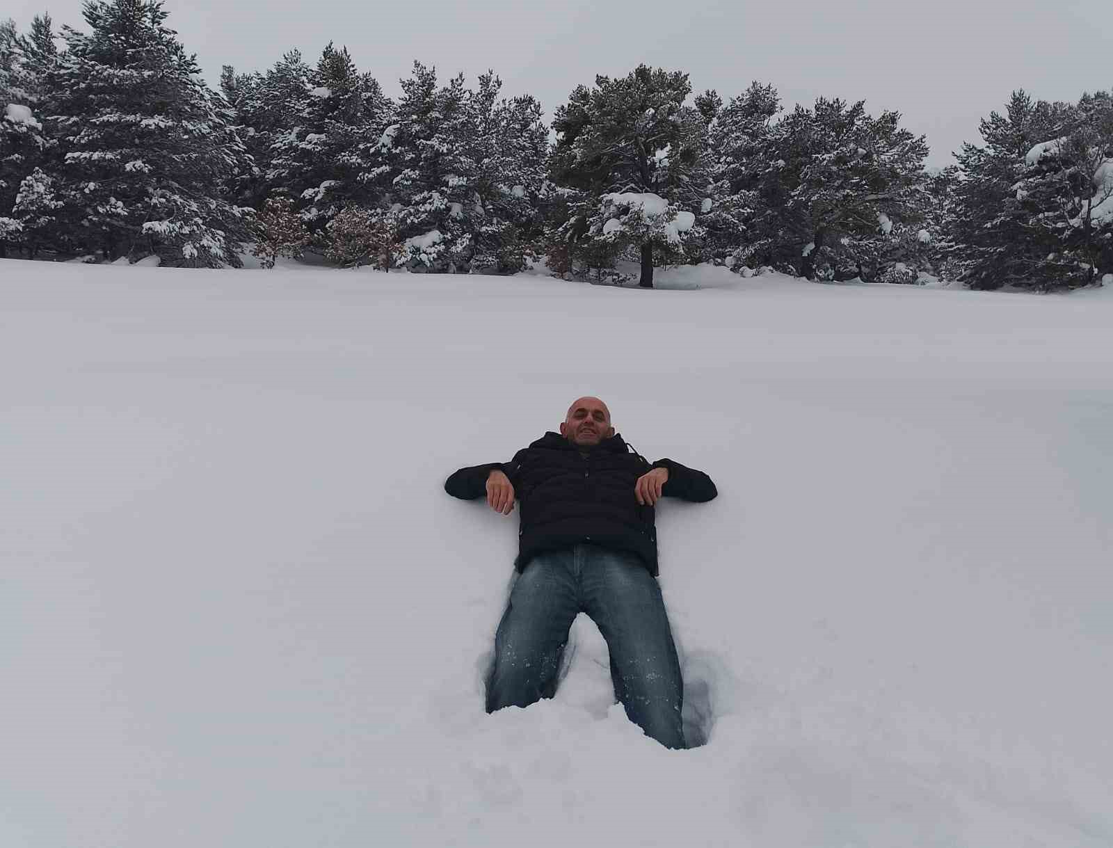 Karın tadını çıkarmak için İstanbul’dan Sivas’a akın ettiler
