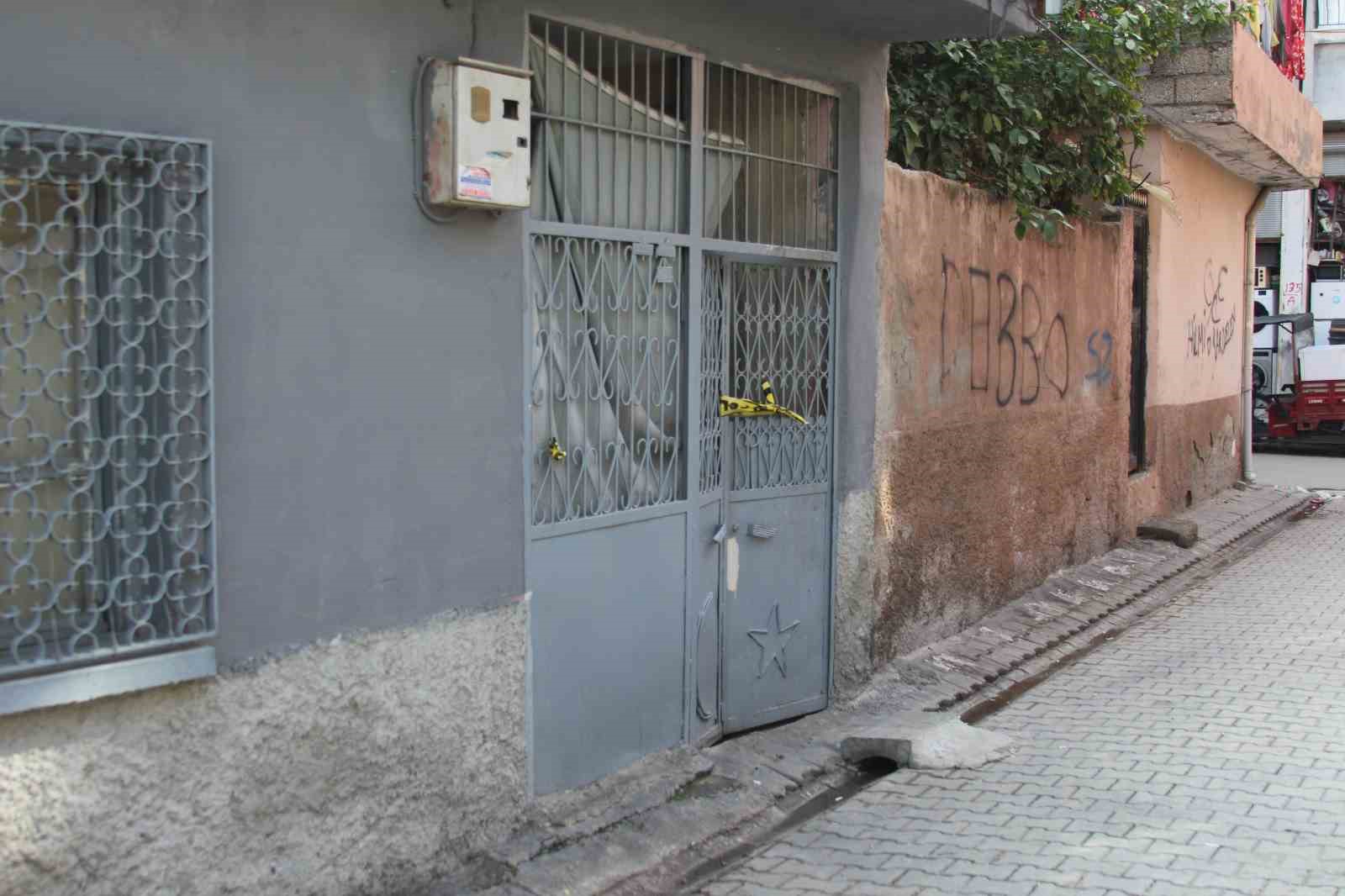 Karısını göğsünden bıçaklayarak öldüren zanlı: "Keşke böyle olmasaydı"
