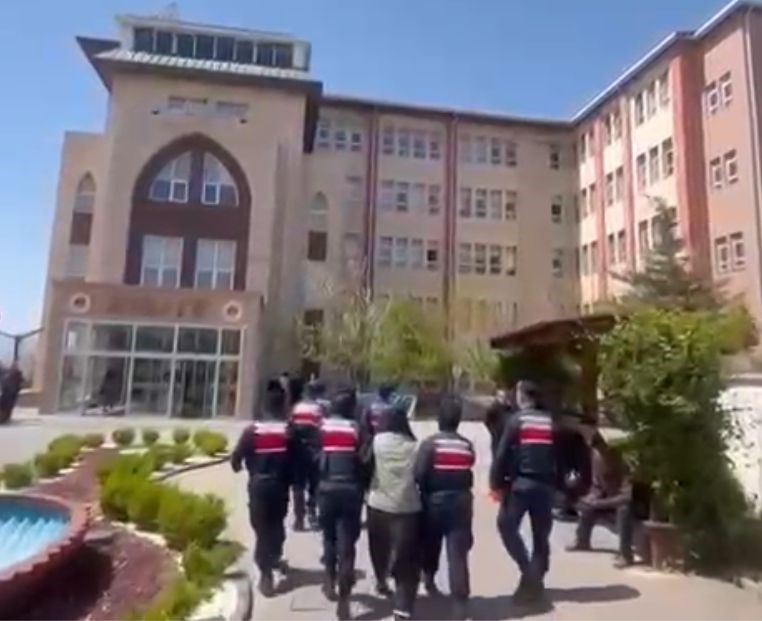 Karısını tabanca ile öldüren koca tutuklandı
