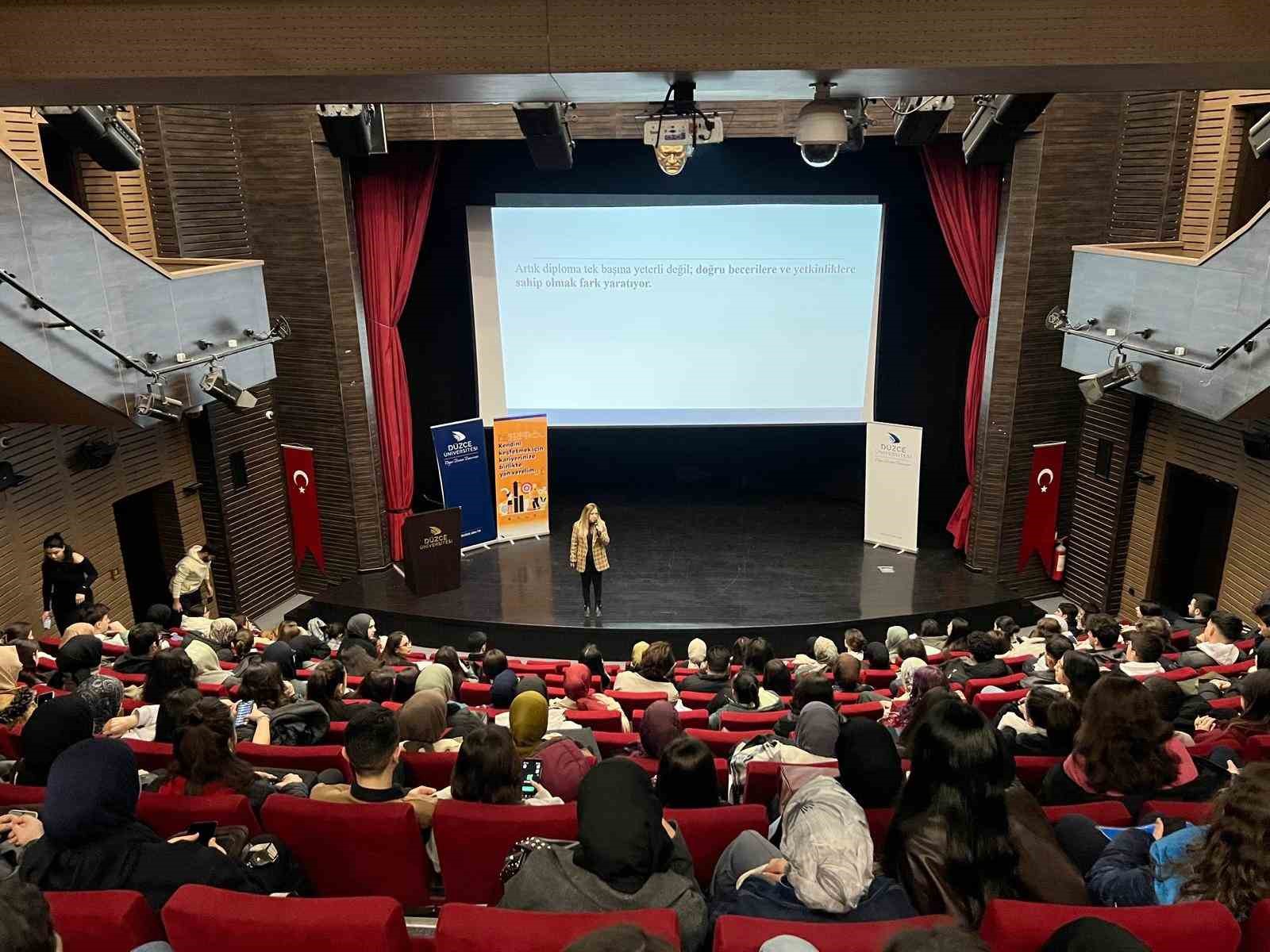 Kariyer 360 Gelişim Serisinin ilk etkinliği gerçekleştirildi
Kariyer 360 Gelişim Serisinin ilk etkinliği gerçekleştirildi