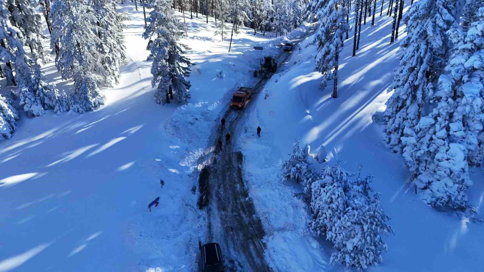 Karla kapanan 278 köy yolundan 260’ı açıldı
