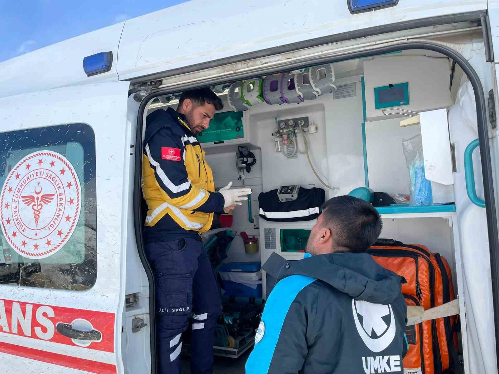 Karla mücadelede zamanla yarış: Göğüs ağrısı olan hastaya koordineli müdahale
