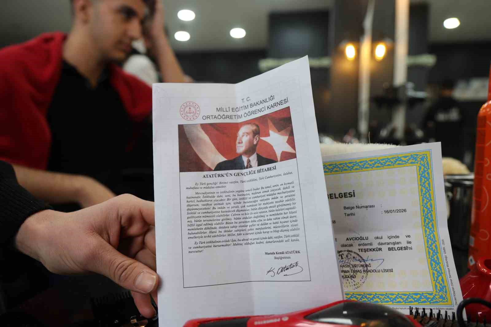 Karne günü başarının adresi bu kez okul değil, kuaför oldu
