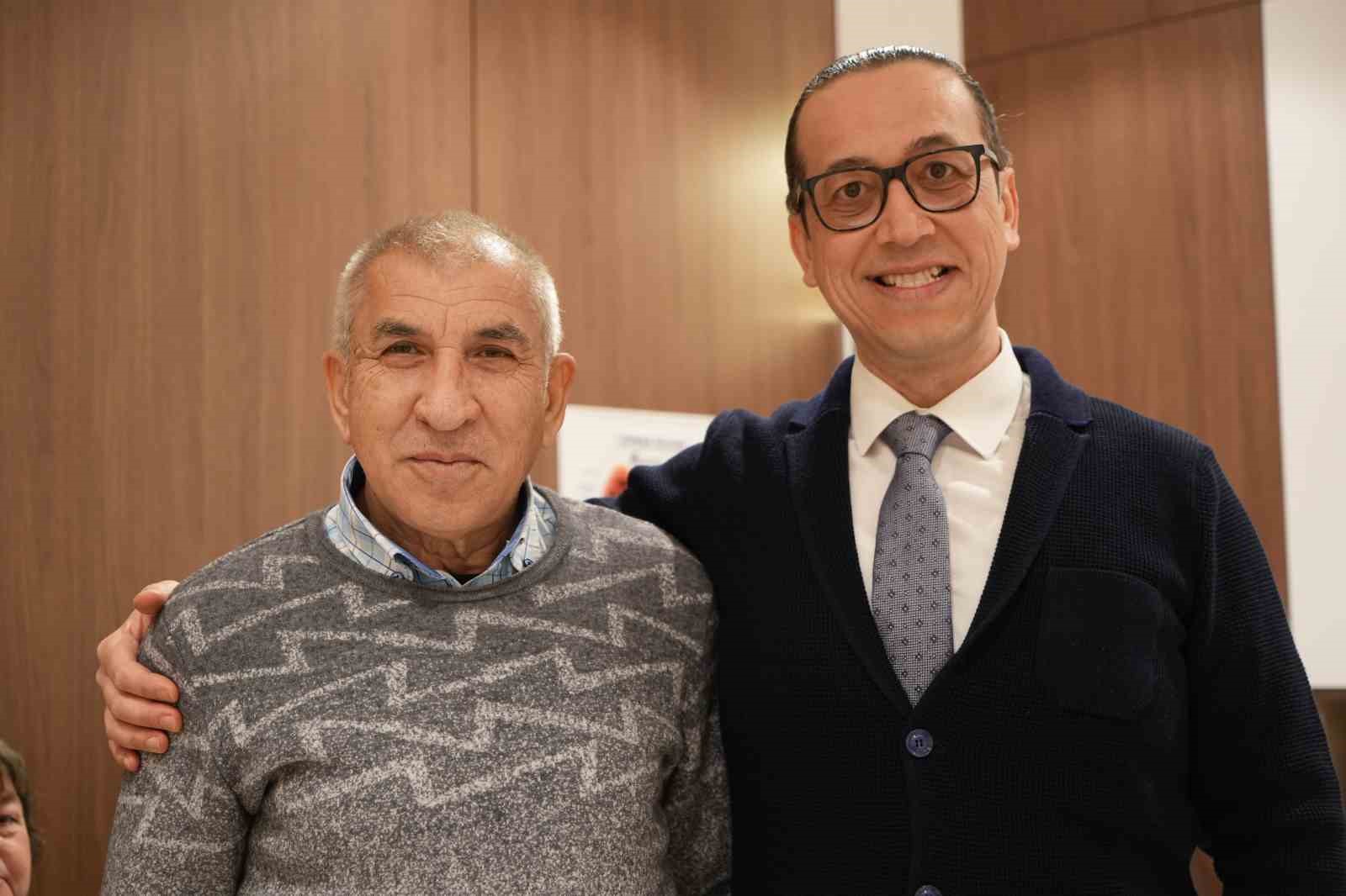 Karnından 2 litre idrar çıktı, 400 cc prostat kapalı yöntemle alındı
