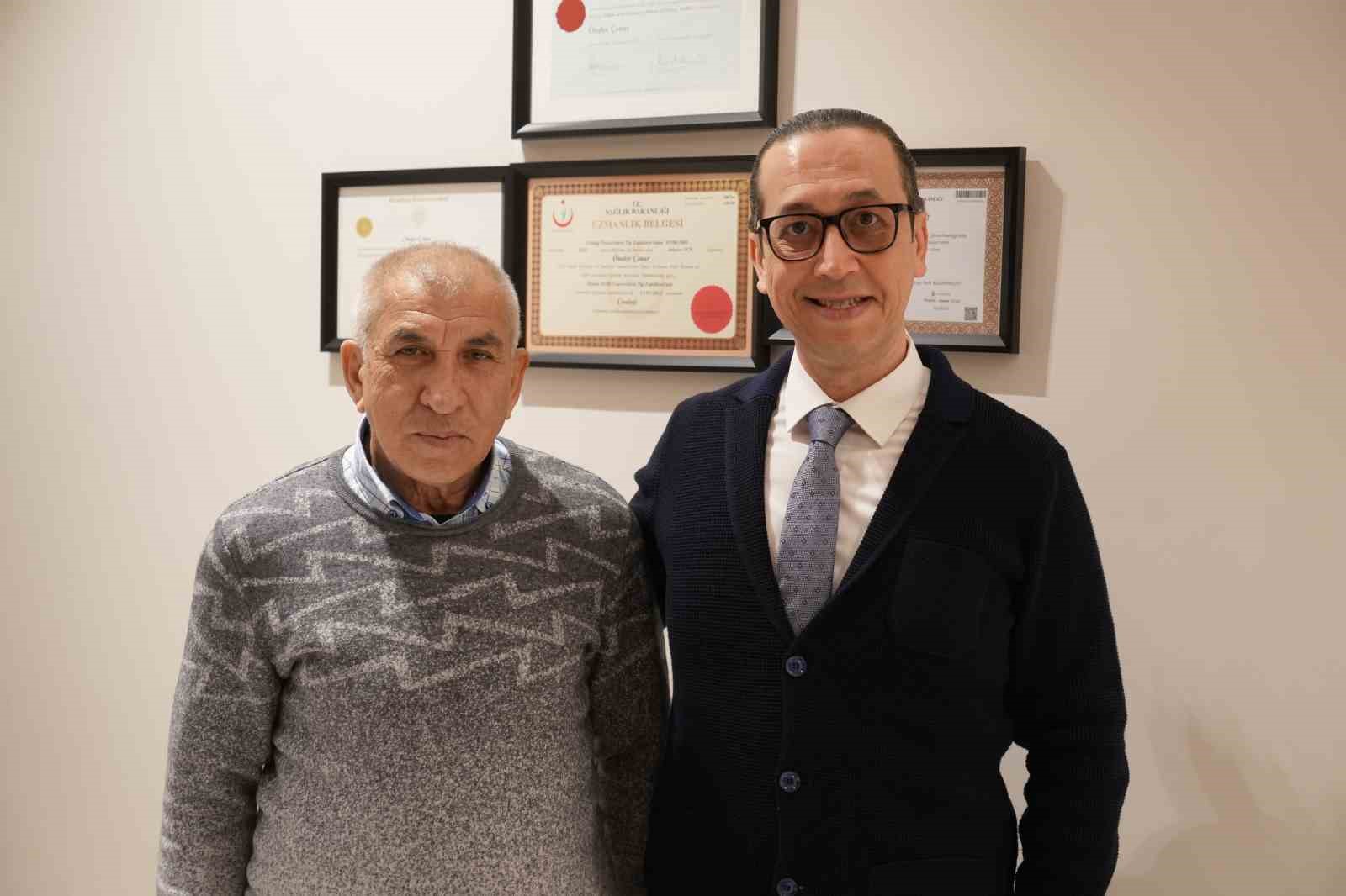 Karnından 2 litre idrar çıktı, 400 cc prostat kapalı yöntemle alındı
