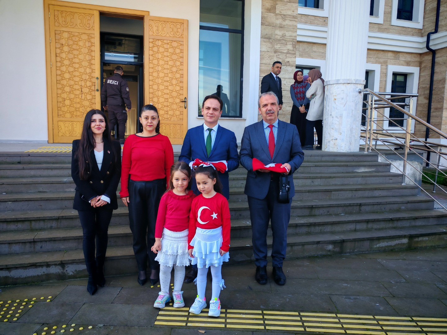 Karpuzlu’da miniklerden bayrağa saygı
