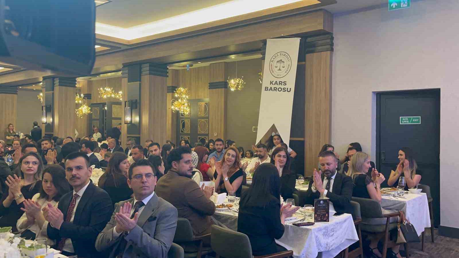 Kars Baro Başkanı Yağcı: "Avukatlık adaletin en güçlü teminatıdır"
Kars Baro Başkanı Yağcı: "Avukatlık adaletin en güçlü teminatıdır"