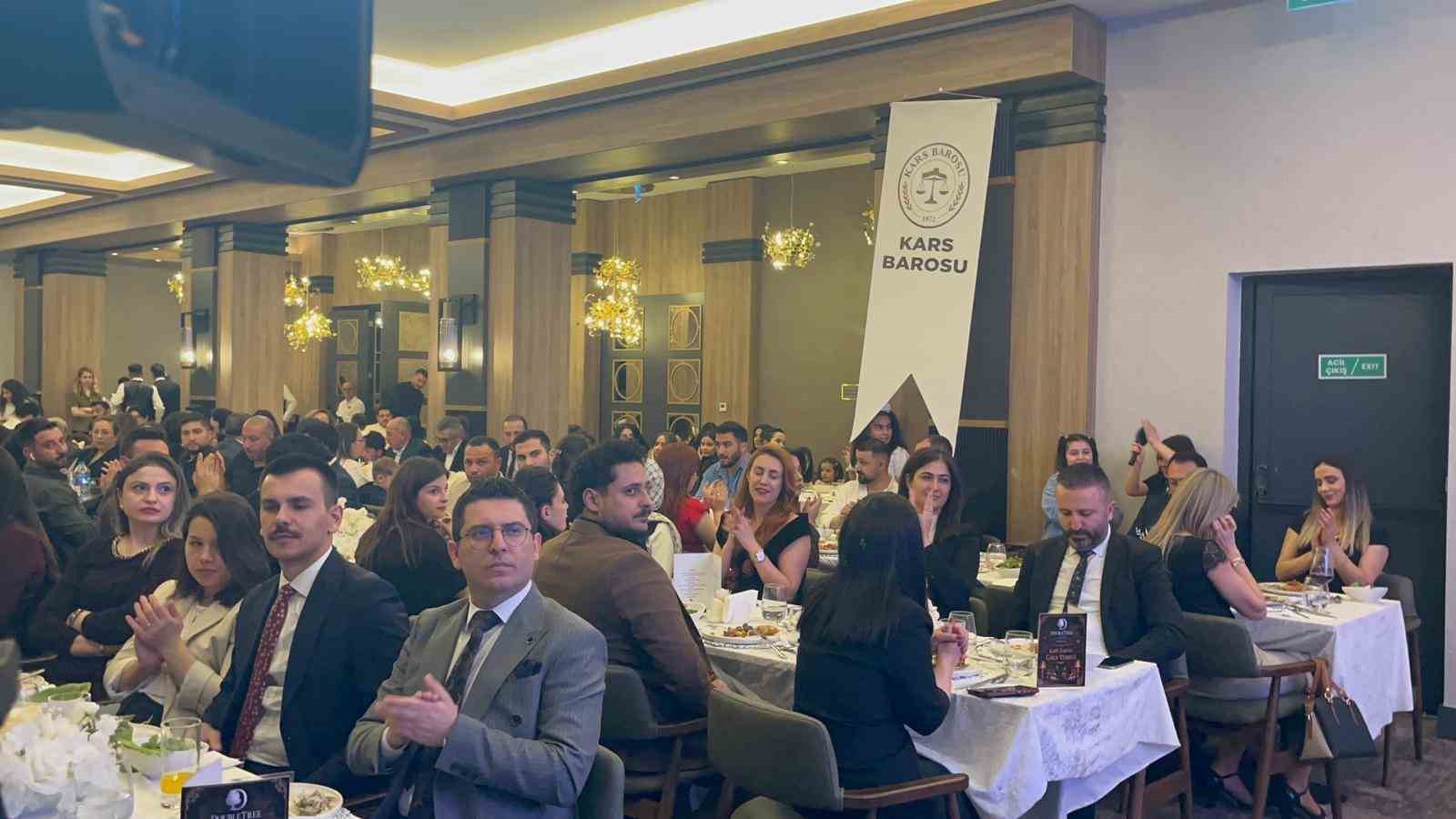 Kars Baro Başkanı Yağcı: "Avukatlık adaletin en güçlü teminatıdır"
Kars Baro Başkanı Yağcı: "Avukatlık adaletin en güçlü teminatıdır"