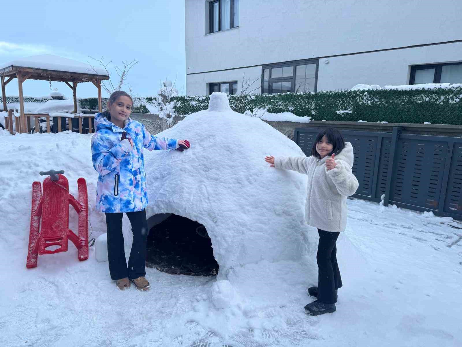 Kars beyaza hapsoldu: Yarım asırlık kar rekoru kırıldı
