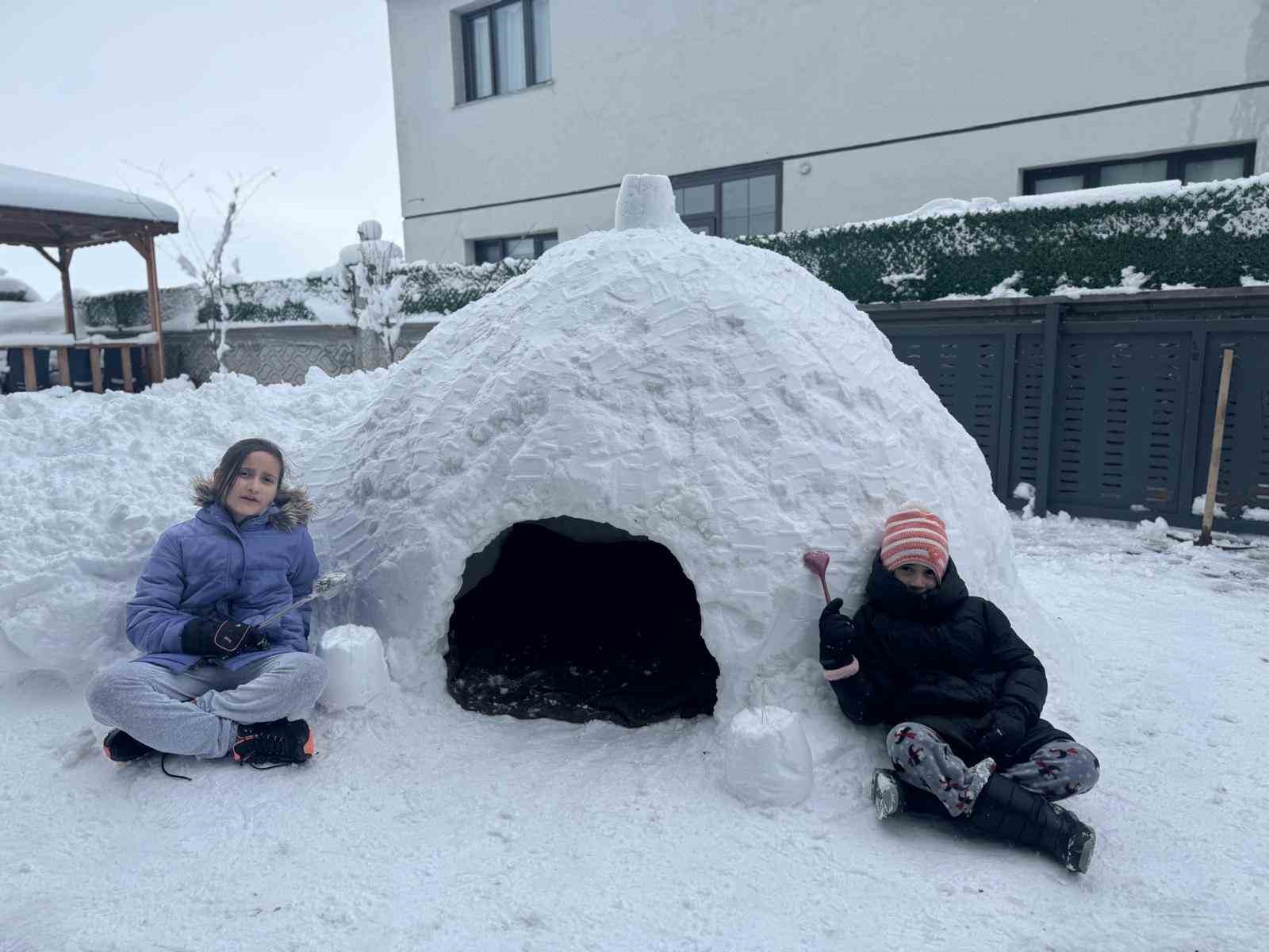 Kars beyaza hapsoldu: Yarım asırlık kar rekoru kırıldı
