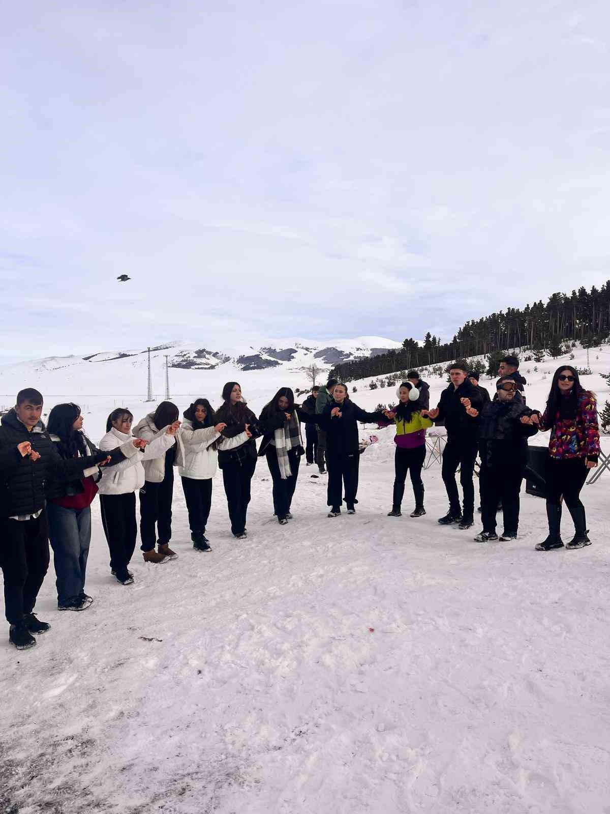 Kars Emniyeti’nden öğrencilere Sarıkamış’ta anlamlı etkinlik
