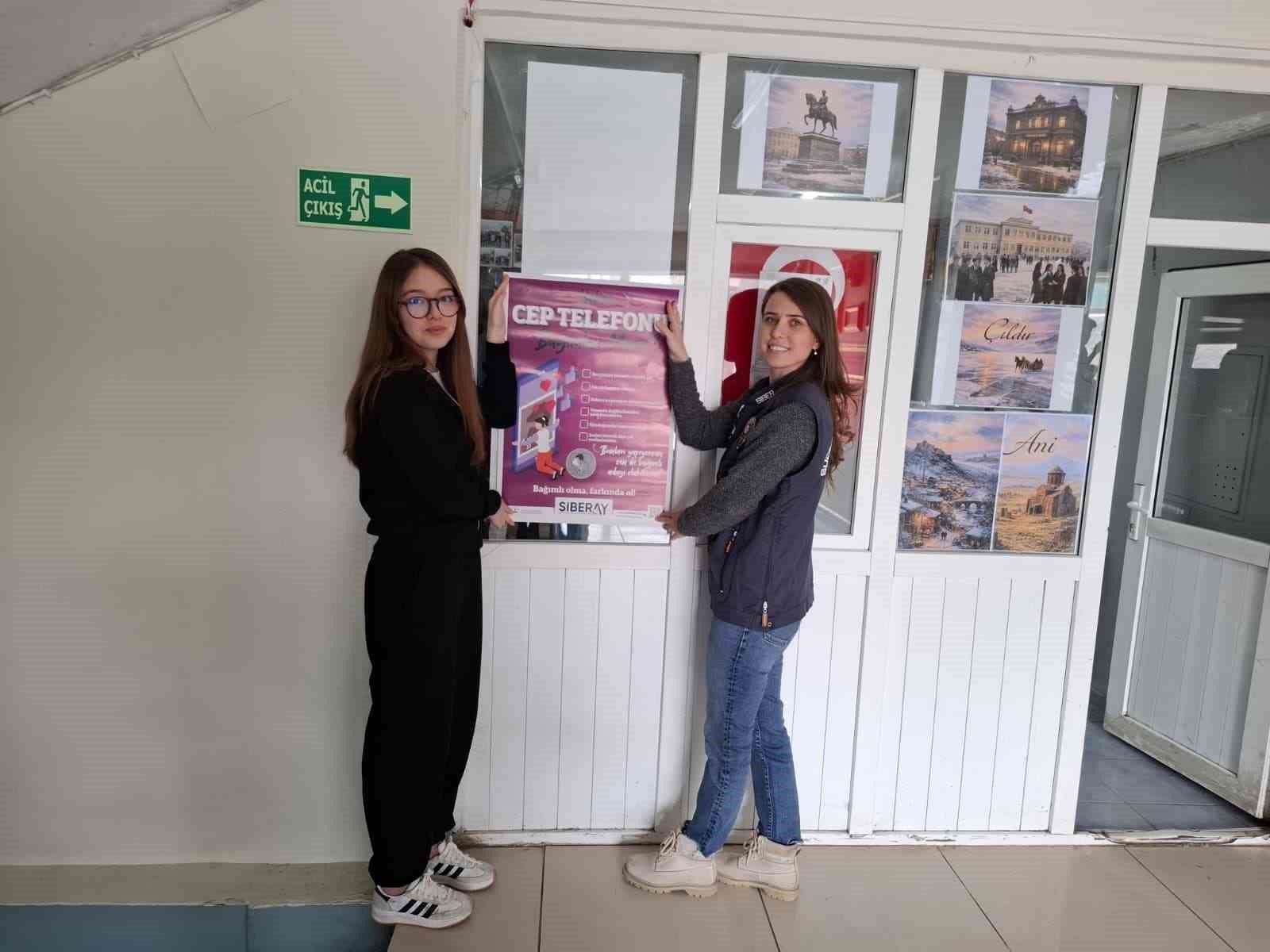 Kars emniyetinden öğrencilere siber güvenlik eğitimi
