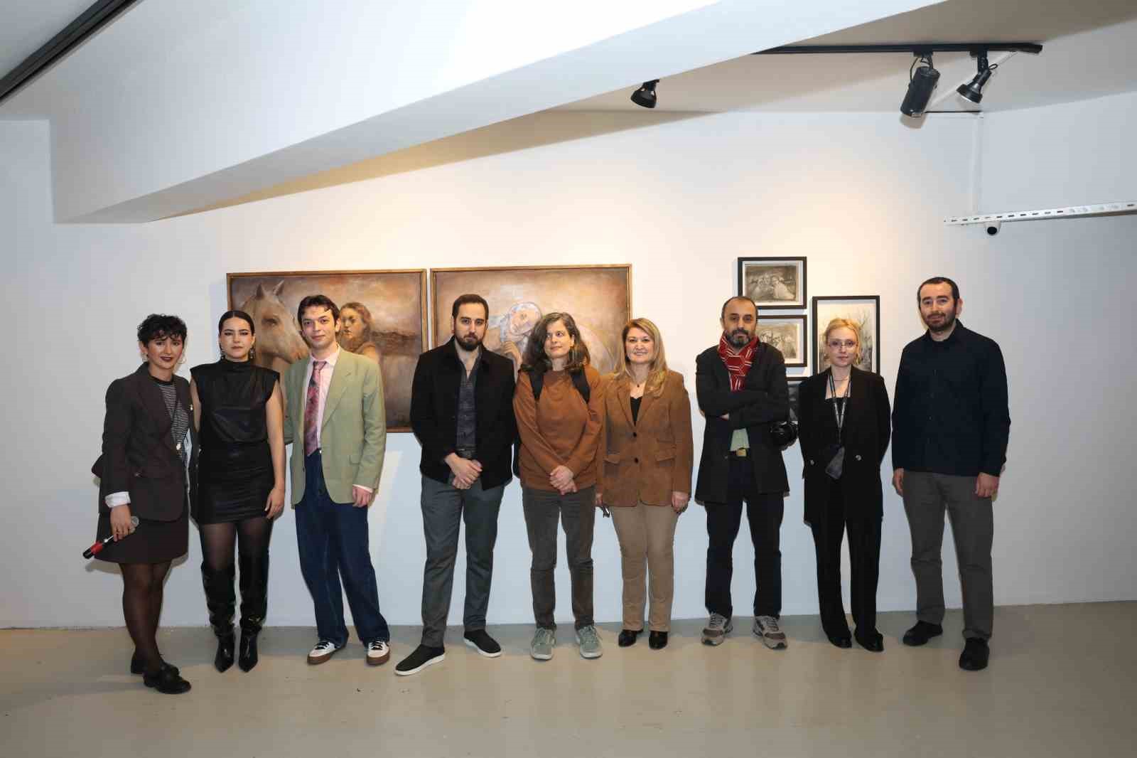 Karşılaşmalar, Devinimler, İzler sergisi ziyarete açıldı
Karşılaşmalar, Devinimler, İzler sergisi ziyarete açıldı