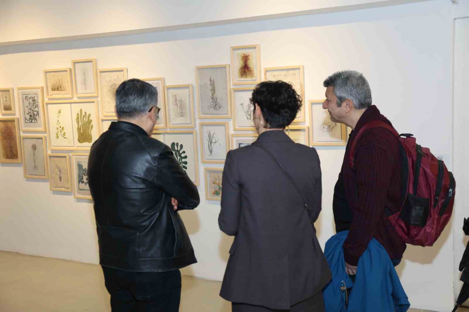 Karşılaşmalar, Devinimler, İzler sergisi ziyarete açıldı
Karşılaşmalar, Devinimler, İzler sergisi ziyarete açıldı