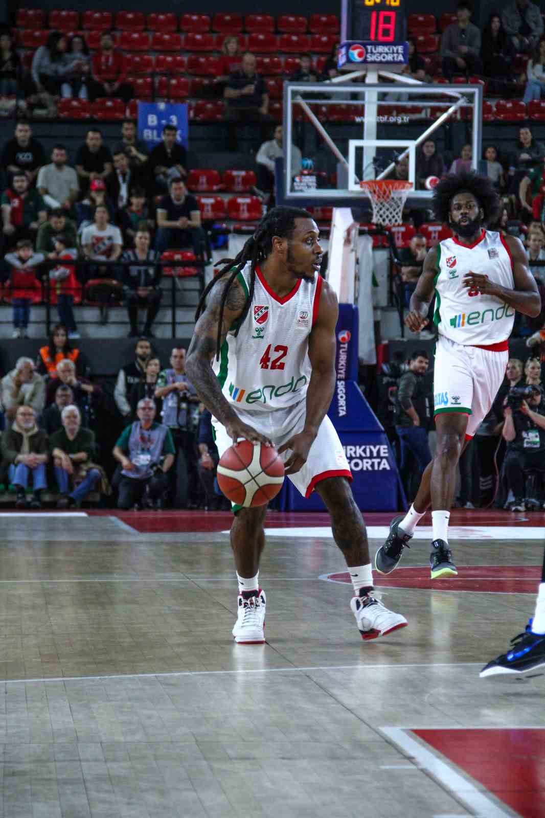Karşıyaka Basketbol, 7 maç sonra kazandı
