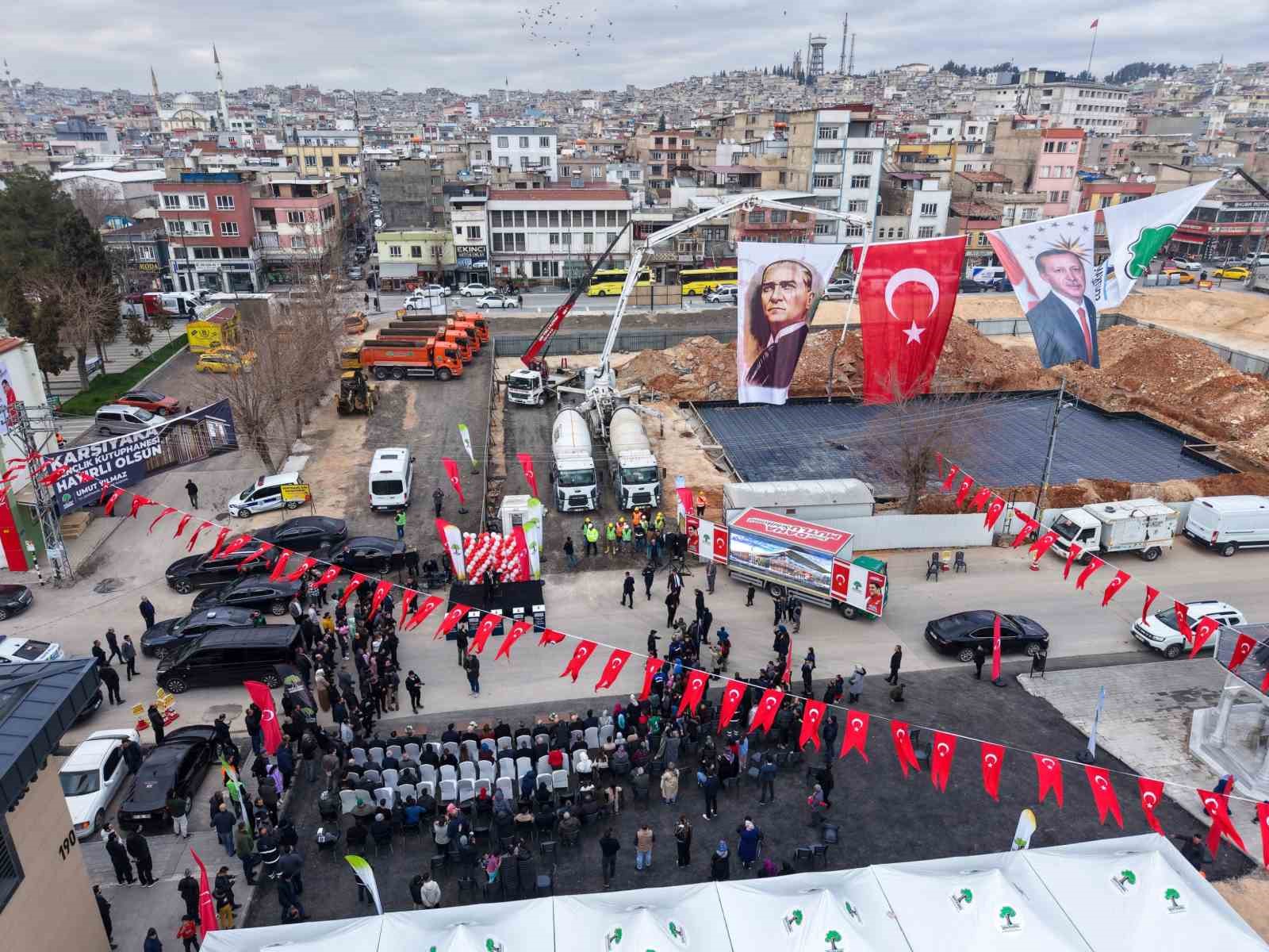 Karşıyaka Gençlik Kütüphanesi’nin temeli atıldı
