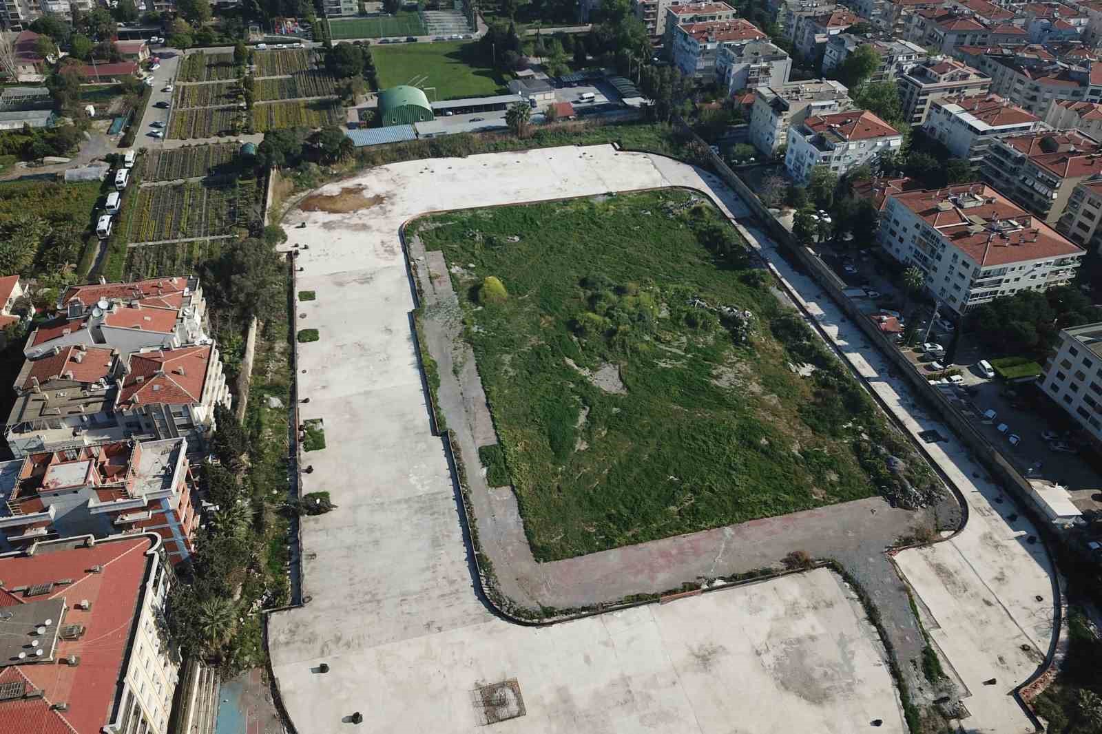 Karşıyaka Stadı için son imza bekleniyor
