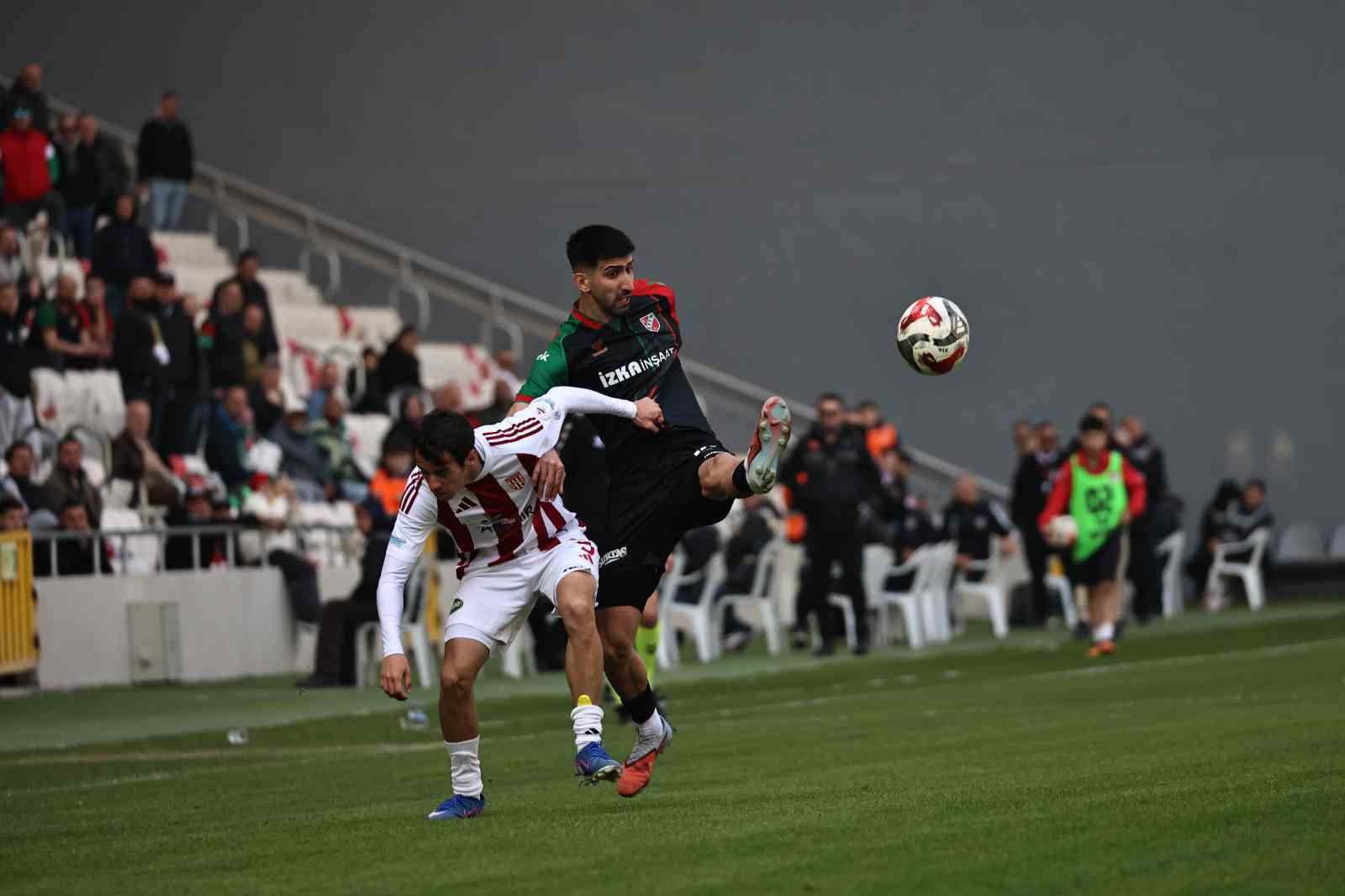 Karşıyaka’da Erhan Öztürk, 7 gollük katkıyla döndü
