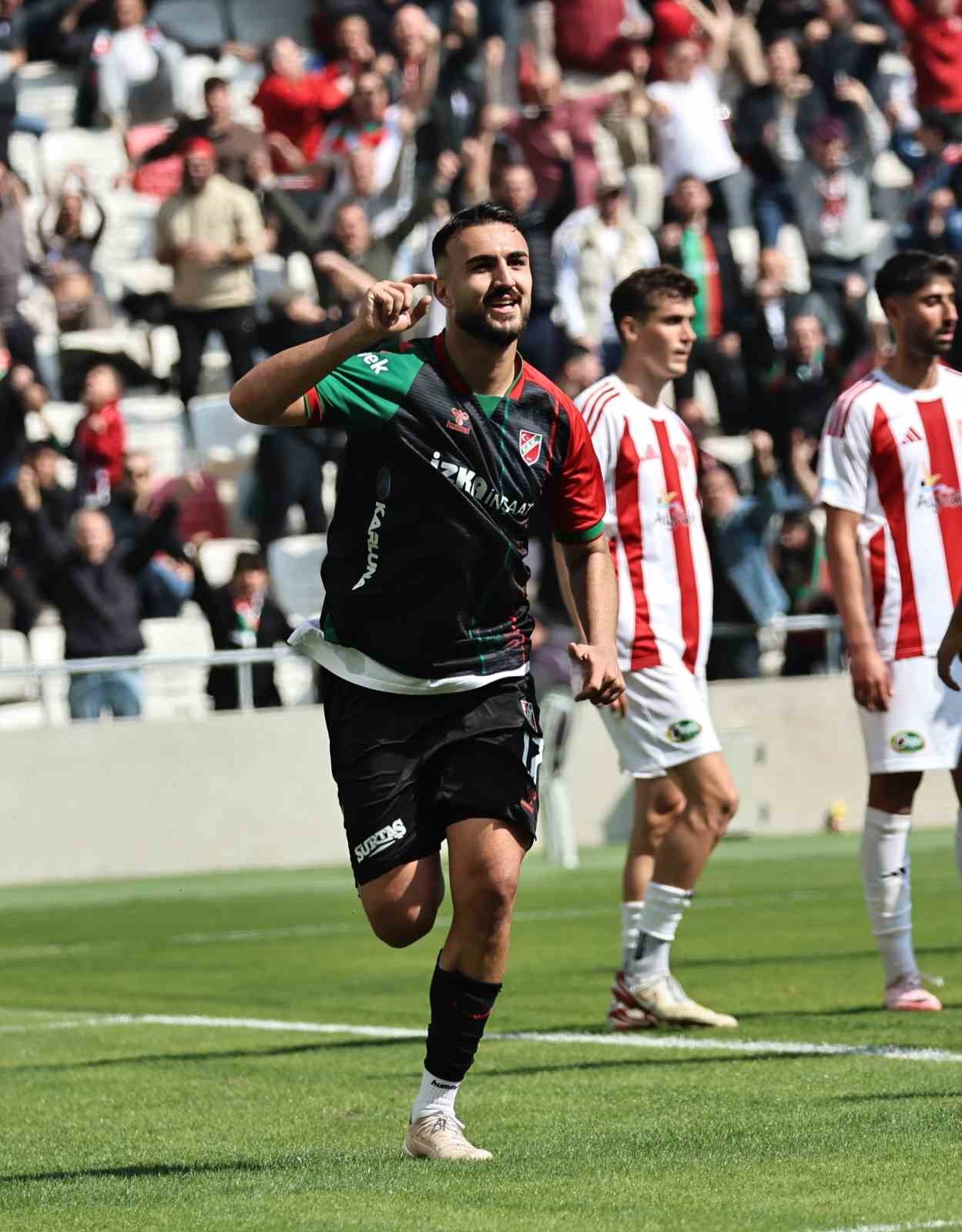Karşıyaka’da Ömer Faruk 9 maçta 9 gol attı
