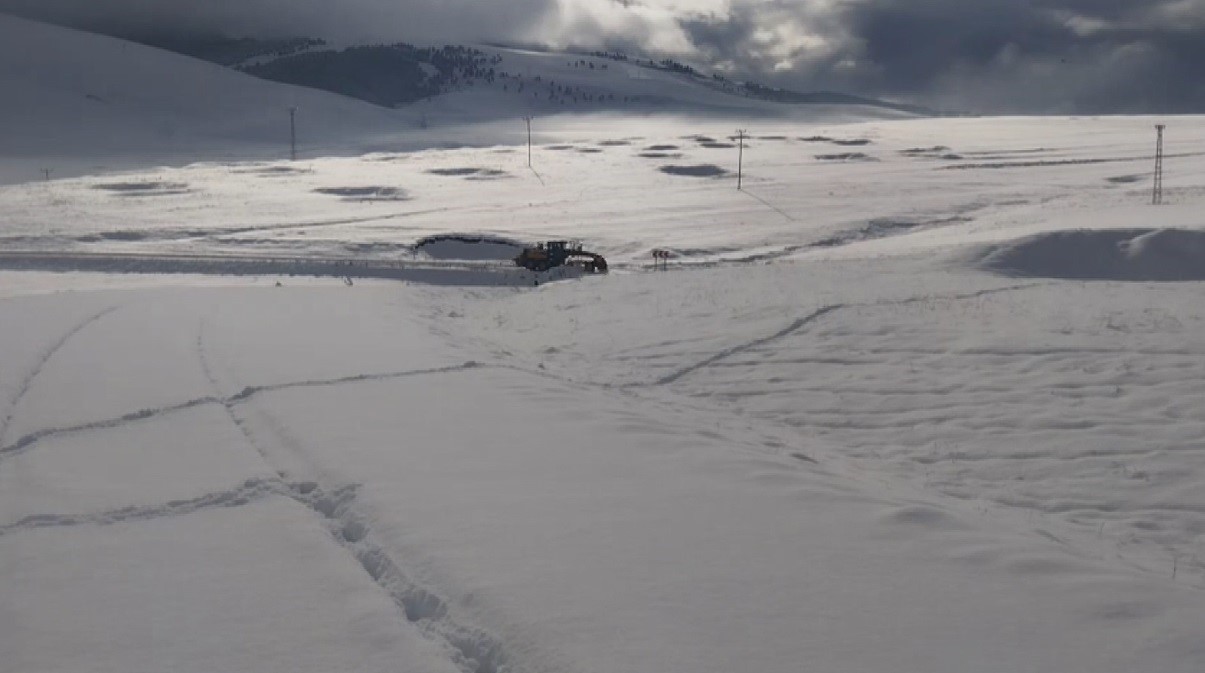 Kars’ta 11 köy yolu ulaşıma kapalı bulunuyor
