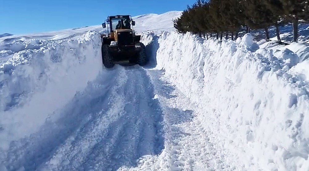 Kars’ta 18 köy yolu ulaşıma kapalı
