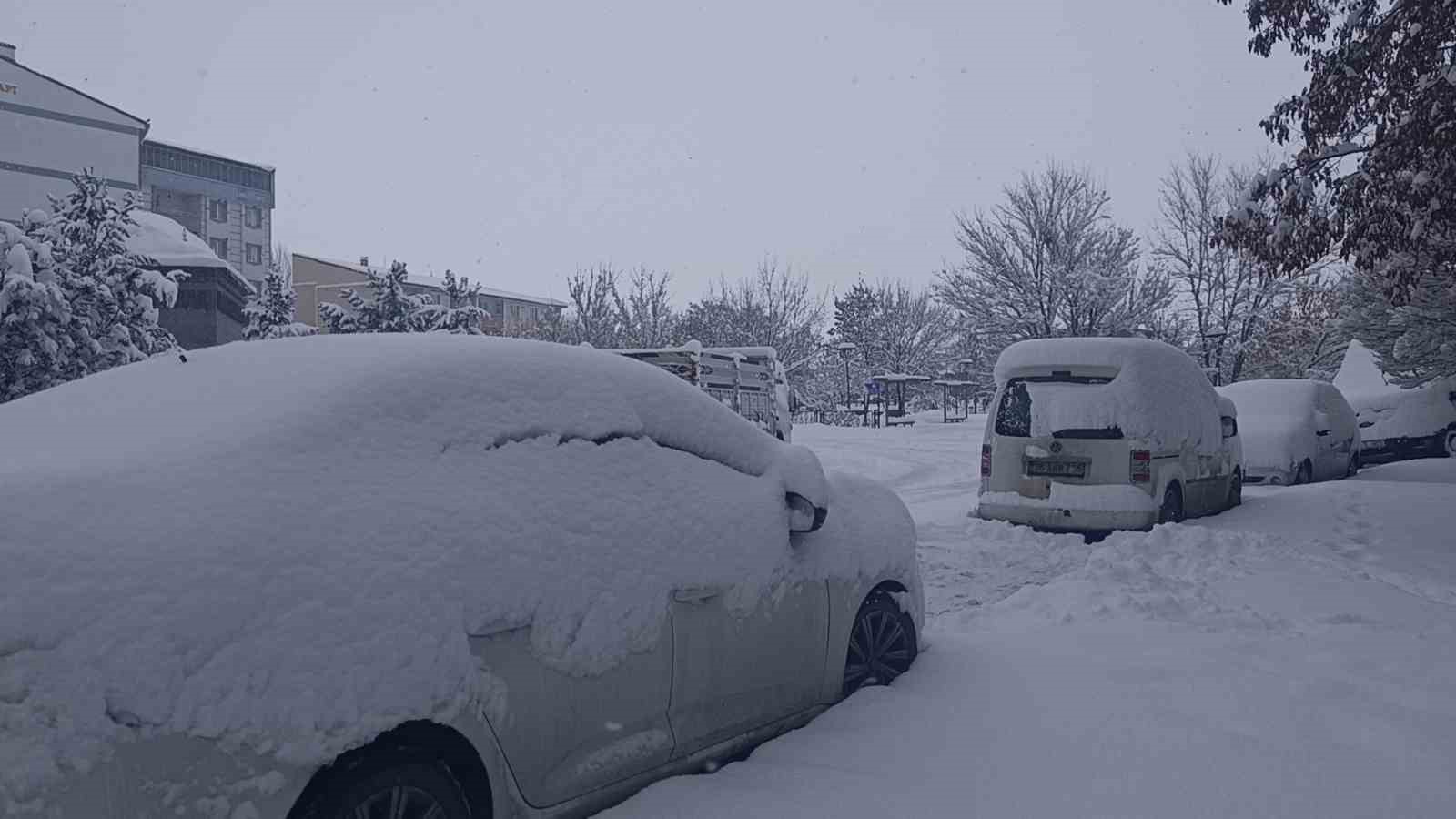 Kars’ta 212 köy yolu ulaşıma kapandı
