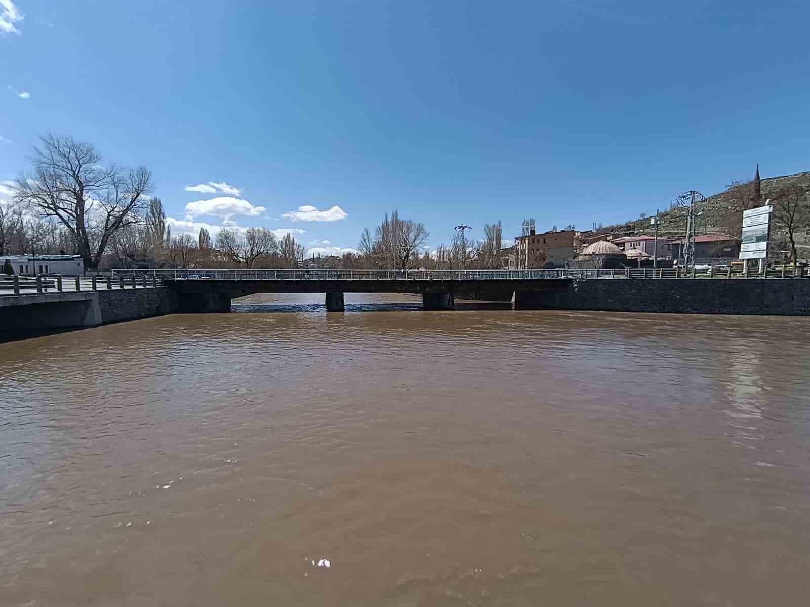 Kars’ta Bedesten Bölgesi’nde estetik tartışması
