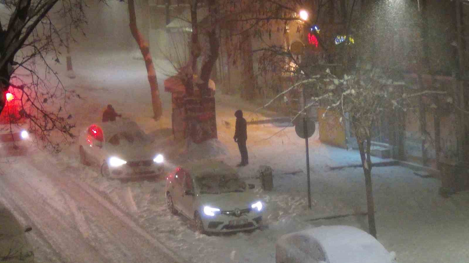 Kars’ta beyaz esaret: Tipiden göz gözü görmüyor
