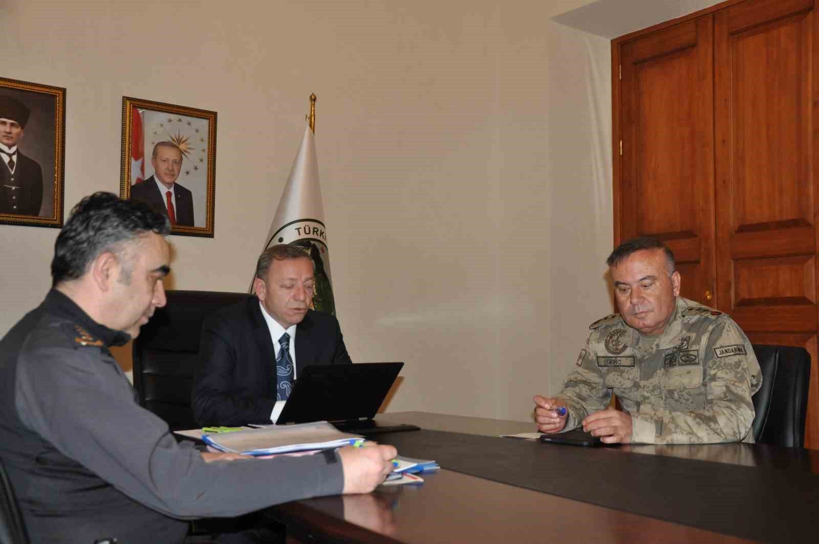 Kars’ta güvenlik zirvesi: 150 operasyon, 90 hesaba erişim engeli
