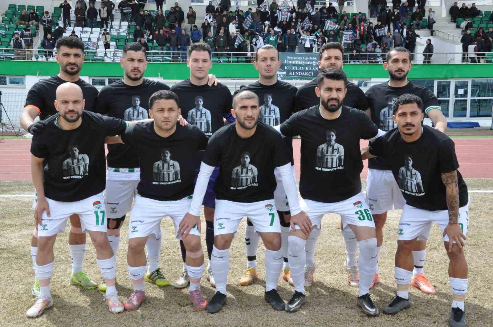 Kars’ta hayatını kaybeden Kundakçı’ya duygusal veda: Kundakçı, Kars’ta unutulmadı
Kars’ta hayatını kaybeden Kundakçı’ya duygusal veda: Kundakçı, Kars’ta unutulmadı