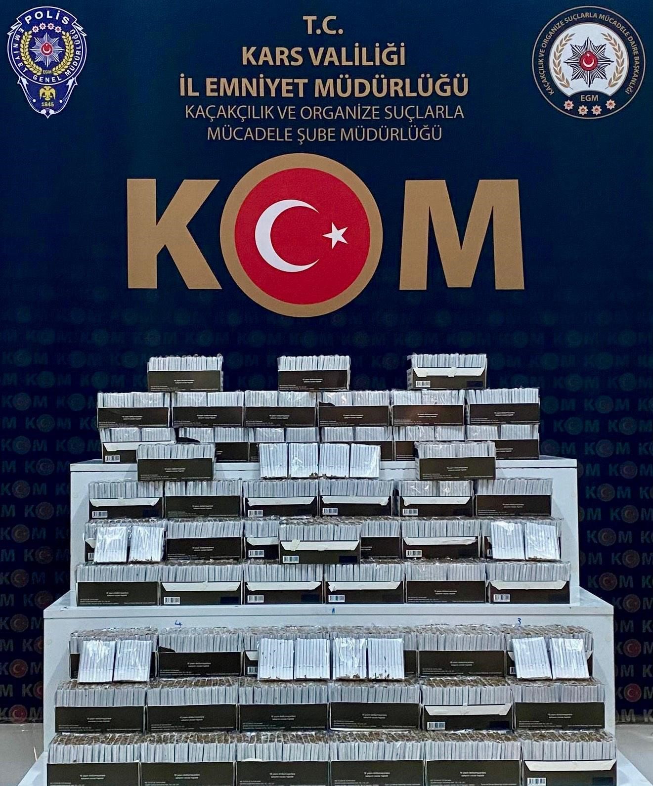 Kars’ta kaçakçılık operasyonu: Binlerce makaron ve kilolarca tütün ele geçirildi
