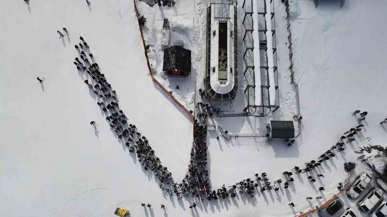 Kars’ta kayağını kapan Sarıkamış’a koştu
