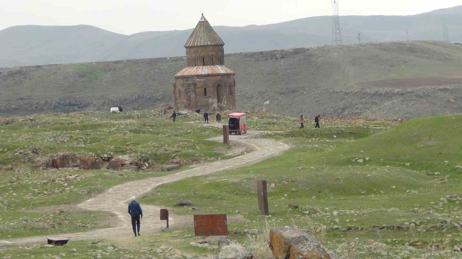 Kars’ta kırk kapılı şehir Ani’ye yoğun ilgi: 4 ayda 50 bin ziyaretçi

