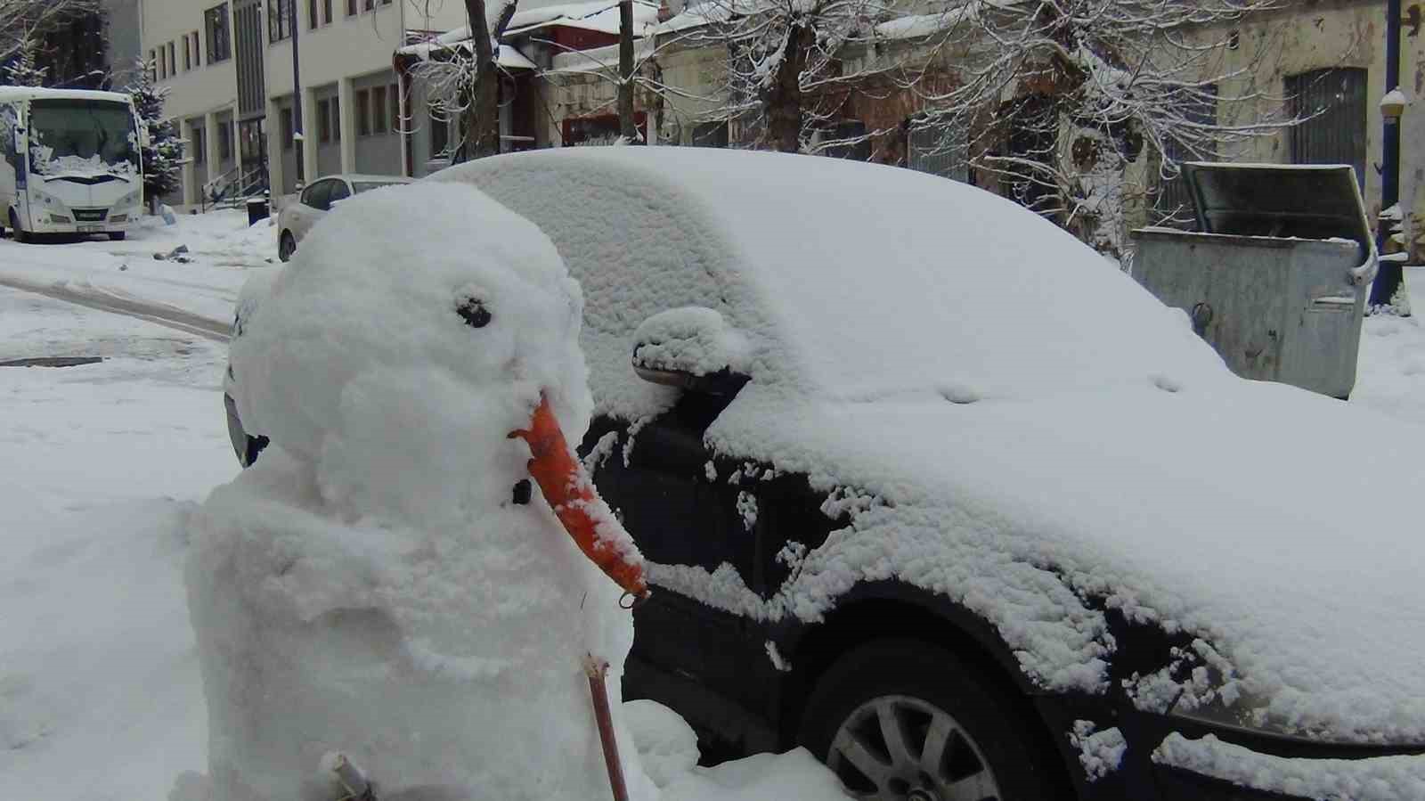 Kars’ta Mart ayında yağan kar, kenti yeniden beyaza bürüdü
