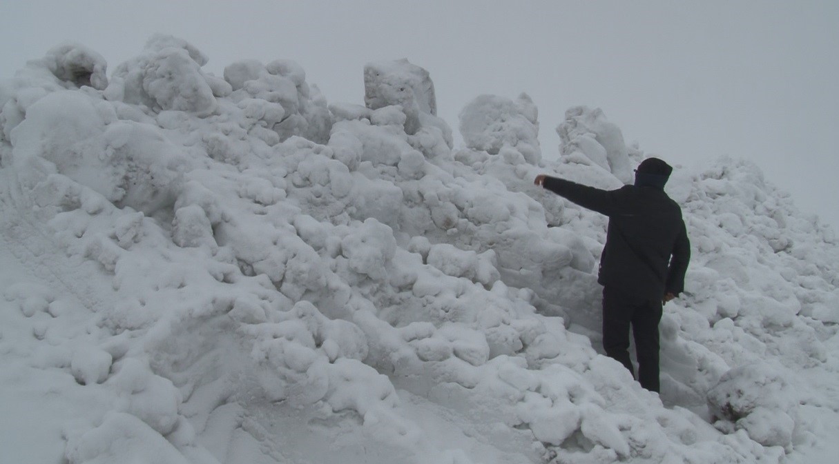 Kars’ta Mart sonunda kış geri döndü: Boğatepe Geçidi ve köyler kar altında
