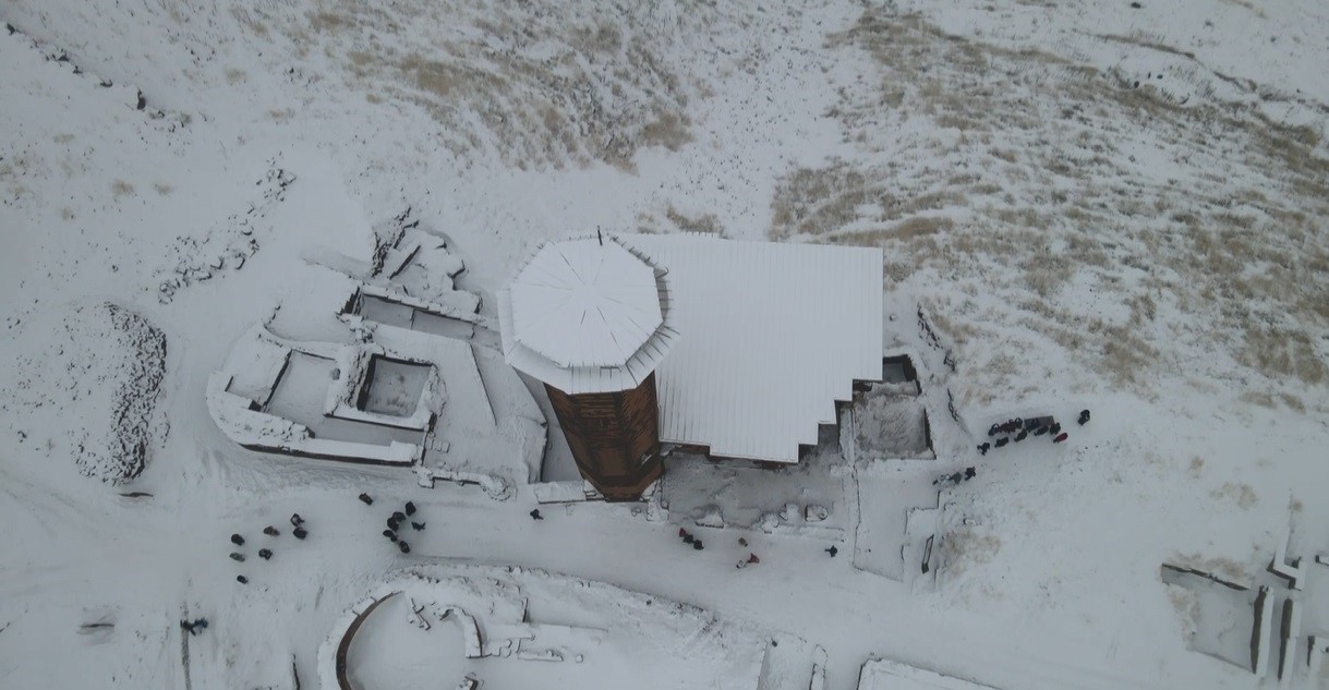 Kars’ta "Medeniyetler beşiği" Ani’ye ziyaretçi akını
Kars’ta "Medeniyetler beşiği" Ani’ye ziyaretçi akını