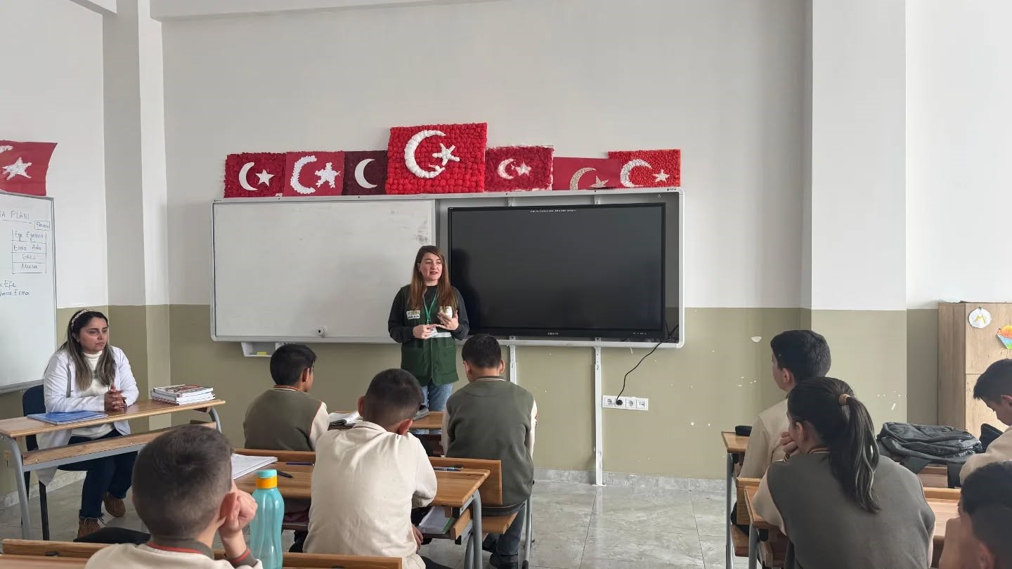 Kars’ta öğrencilere sağlıklı yaşam bilinci: Yeşilay’dan anlamlı eğitim
