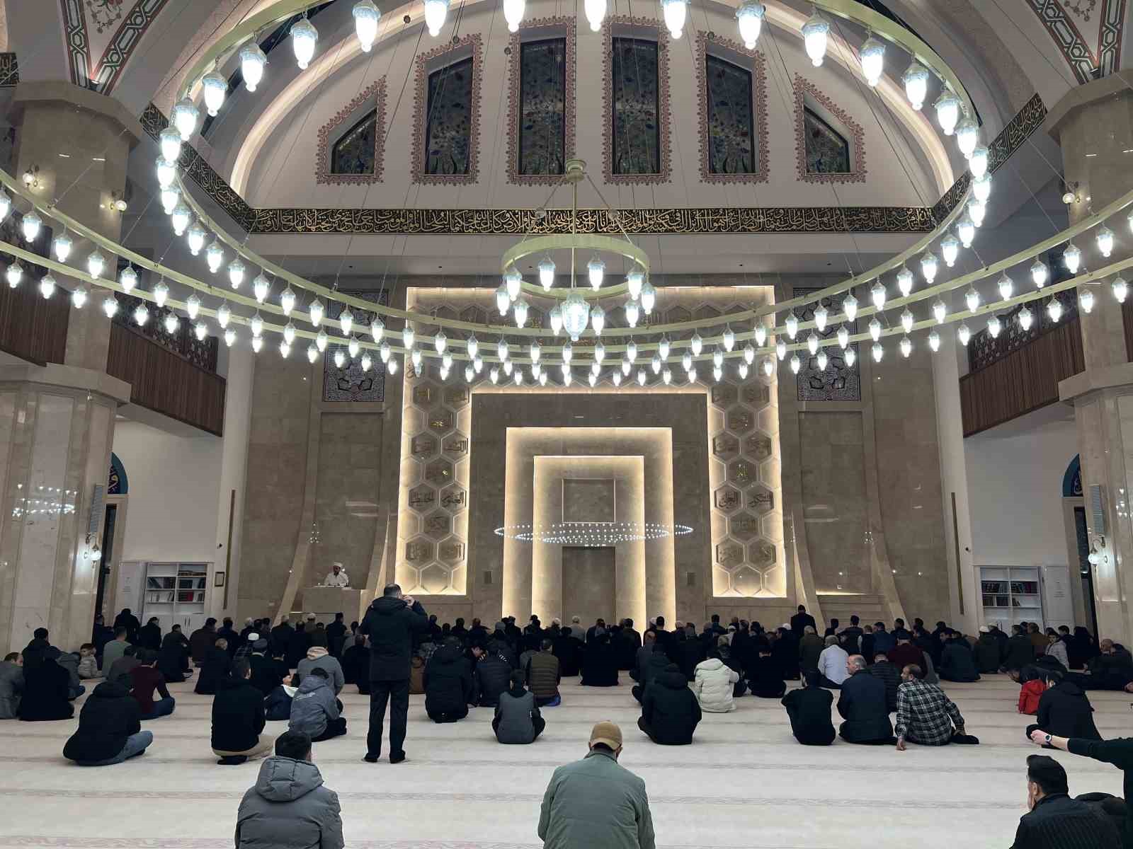 Kars’ta Ramazan’ın ilk teravih namazı kılındı
