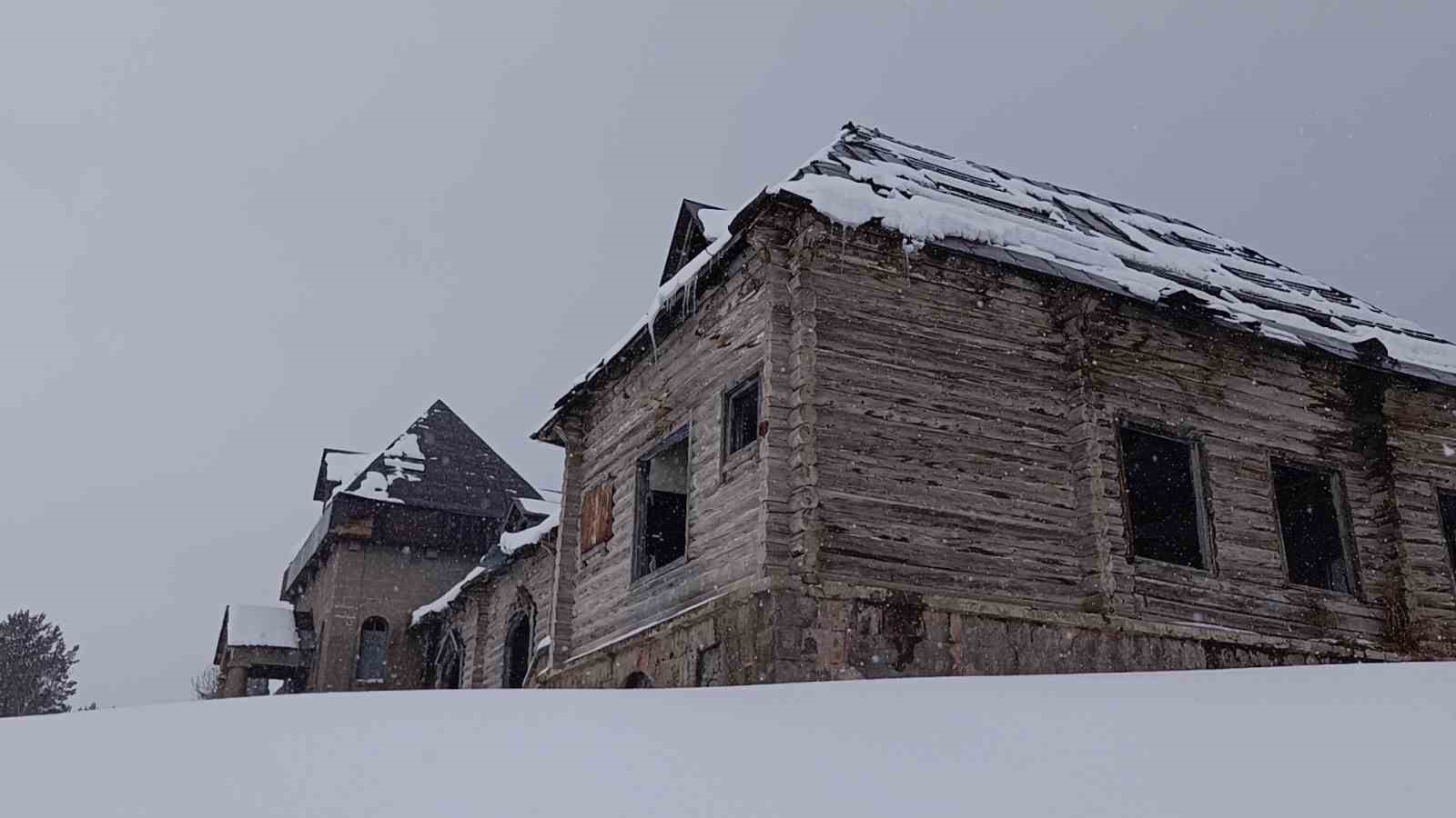 Kars’ta tarihin sessiz çığlığı: Sarıkamış’taki asırlık Rus köşkü yok oluyor
